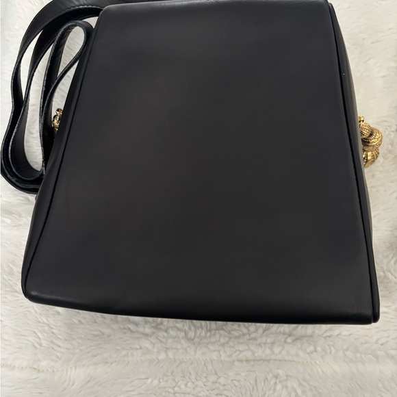 Chic Black and Gold Women\'s crossbody black leather Bally bag main image 3